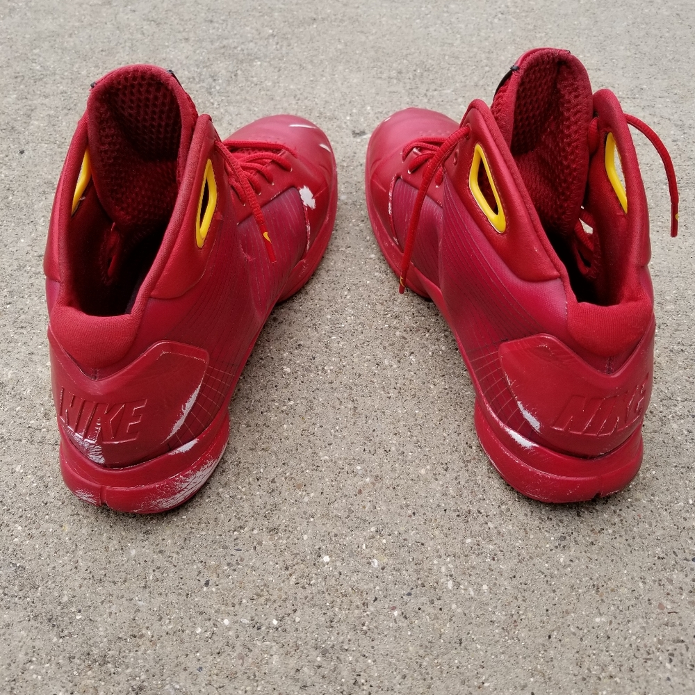 Nike Air Hyperdunks - image 4